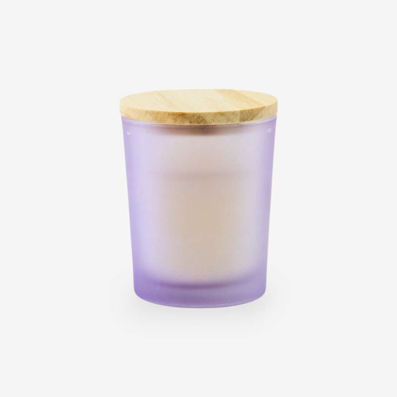 petite bougie parfumée avec couvercle en bois – lilas effet givré