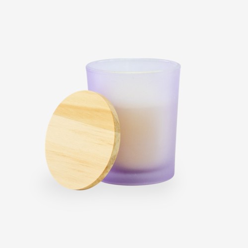 petite bougie parfumée avec couvercle en bois – lilas effet givré