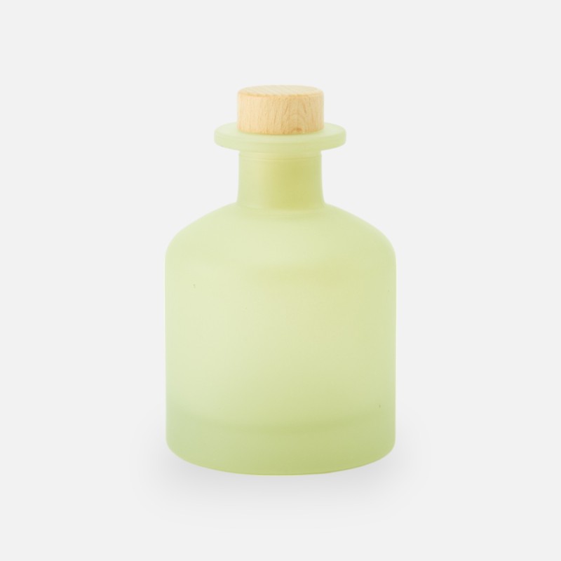 diffuseur de parfum 250ml avec bouchon en bois – vert soie effet givré